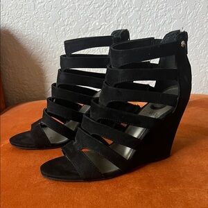 GUESS Black Strappy Suede Wedge Sandals